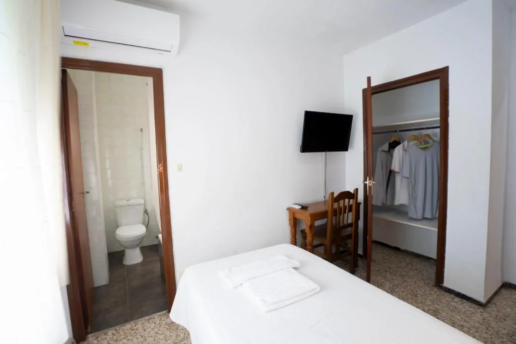 Habitación Individual — Hostal Residencia Pasaje