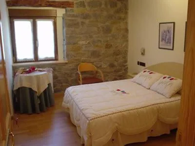 Camera matrimoniale con vista sulle montagne — Hostal Restaurante Arangoiti