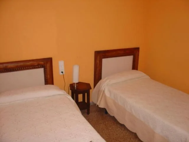 Tweepersoonskamer met 2 bedden — Hostal Restaurante Arasa