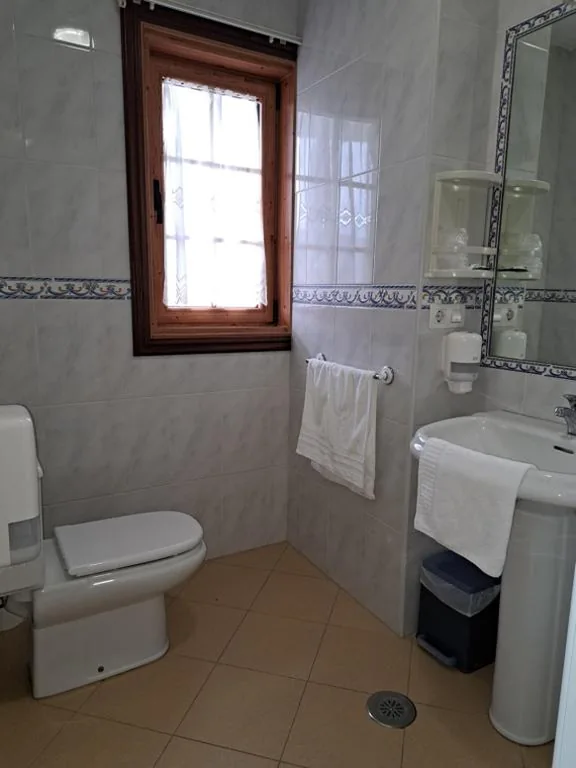 Tweepersoonskamer — Hostal - Restaurante Casa Cuña