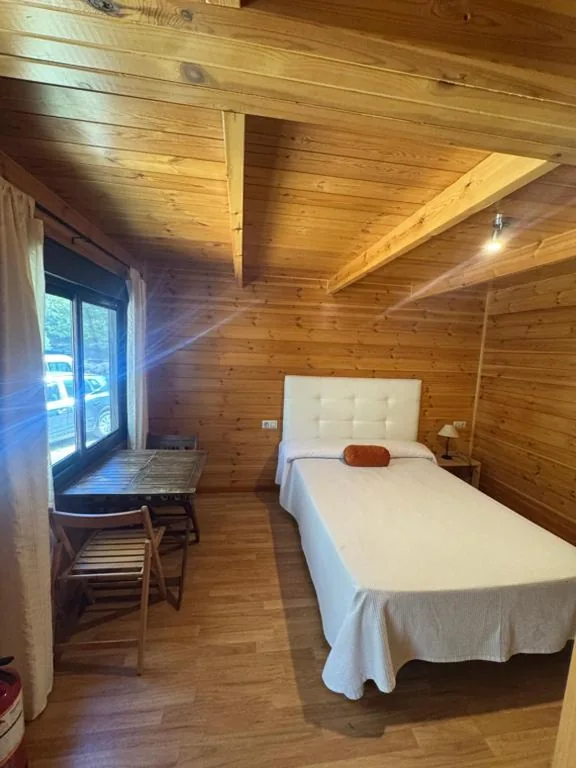 Bungalow mit einem Schlafzimmer — Hostal Restaurante de Montaña Pous de la neu