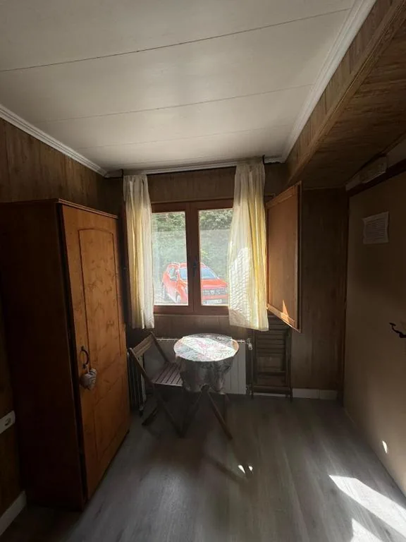 Doppelzimmer mit Dusche – 2 Betten — Hostal Restaurante de Montaña Pous de la neu
