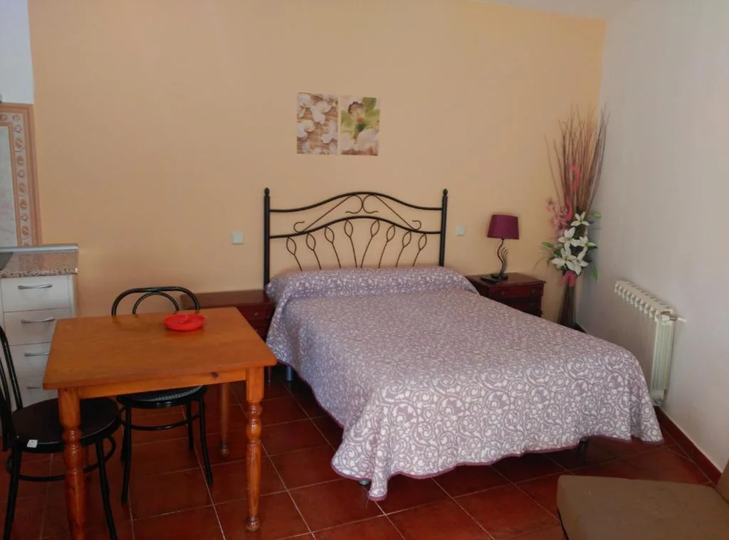 Estudio — Hostal Restaurante "El Cercao"