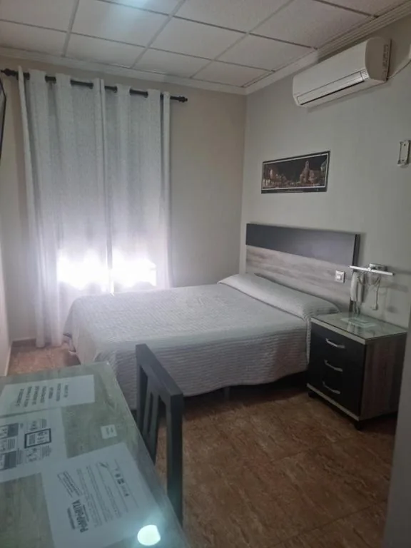 Camera con letto matrimoniale — Hostal Restaurante el Paraíso