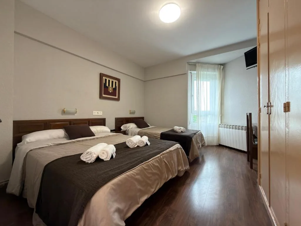 Standard-Familienzimmer — Hostal Restaurante Iruñako