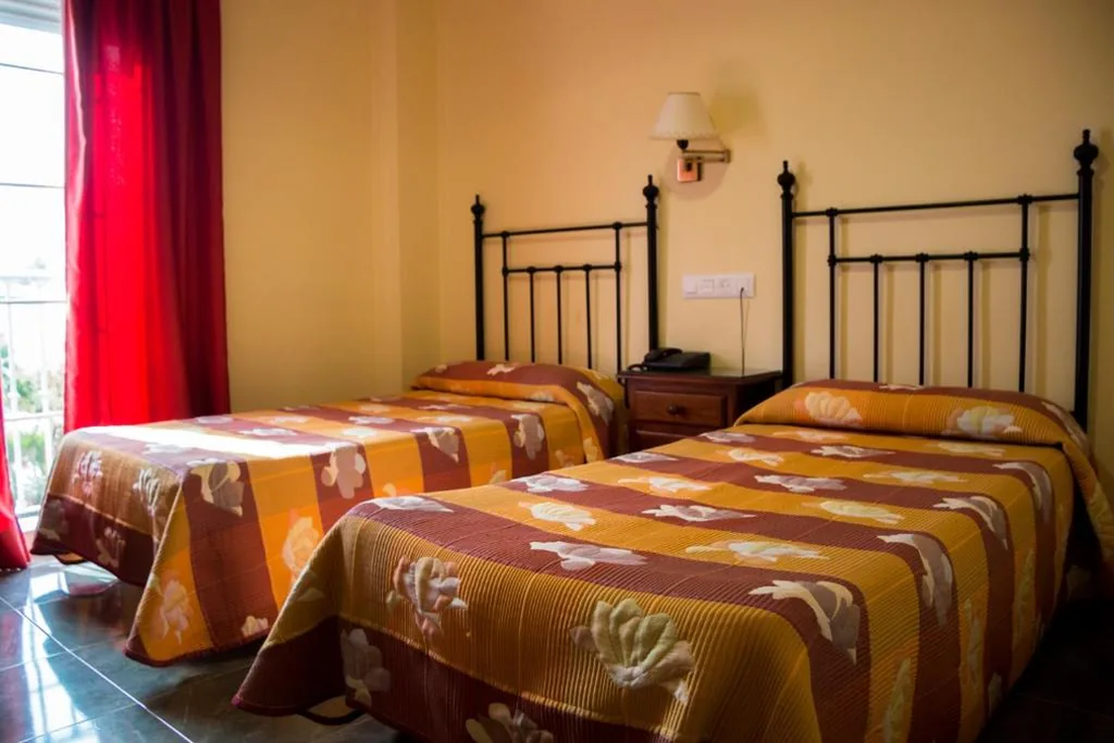 ダブルルーム - ベッド2台 — Hostal Restaurante La Curva