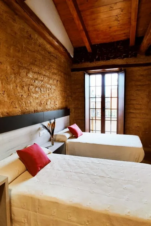 Habitación Doble con baño privado - 2 camas — Hostal Restaurante LA SENDA