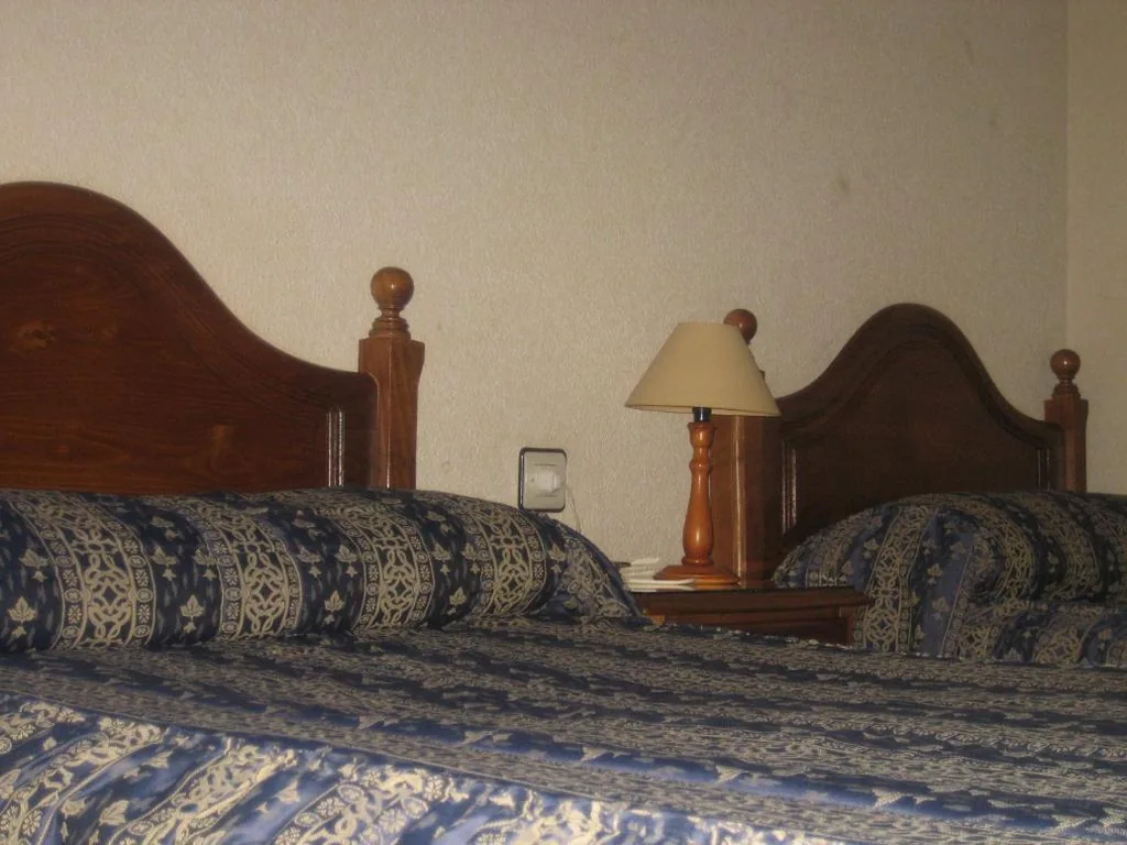 Doppelzimmer mit Zustellbett — Hostal Restaurante la Trucha