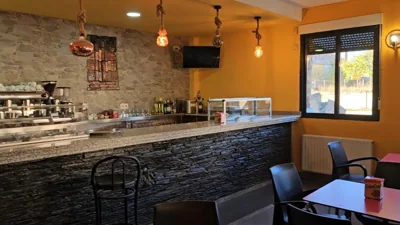 Hostal Restaurante Las Cavenes Del Cabaco — foto 3