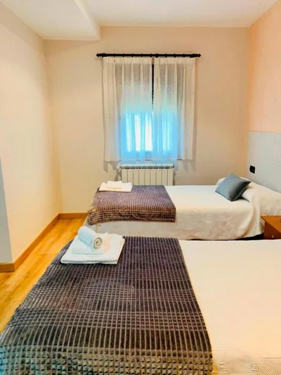 Hostal Restaurante MarRojo Sanabria — Foto 10