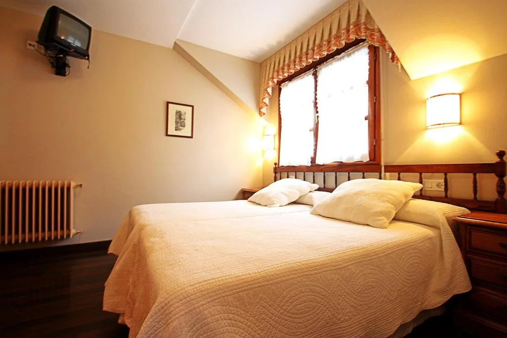 Habitación Triple — Hostal Restaurante Méndez