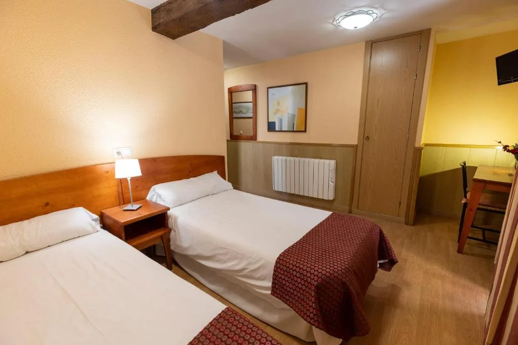 Doppelzimmer – 1 oder 2 Betten — Hostal Restaurante Puerta del Alcázar