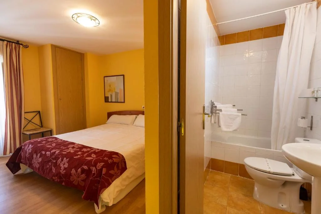 Einzelzimmer — Hostal Restaurante Puerta del Alcázar