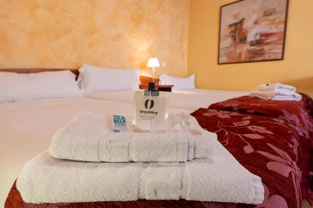 Dreibettzimmer — Hostal Restaurante Puerta del Alcázar
