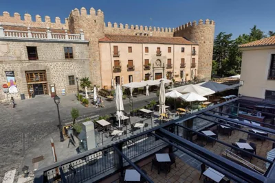 Hostal Restaurante Puerta del Alcázar — Foto 5