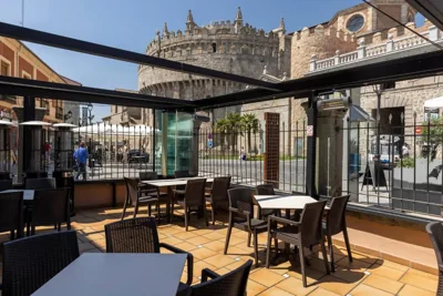 Hostal Restaurante Puerta del Alcázar — Foto 10