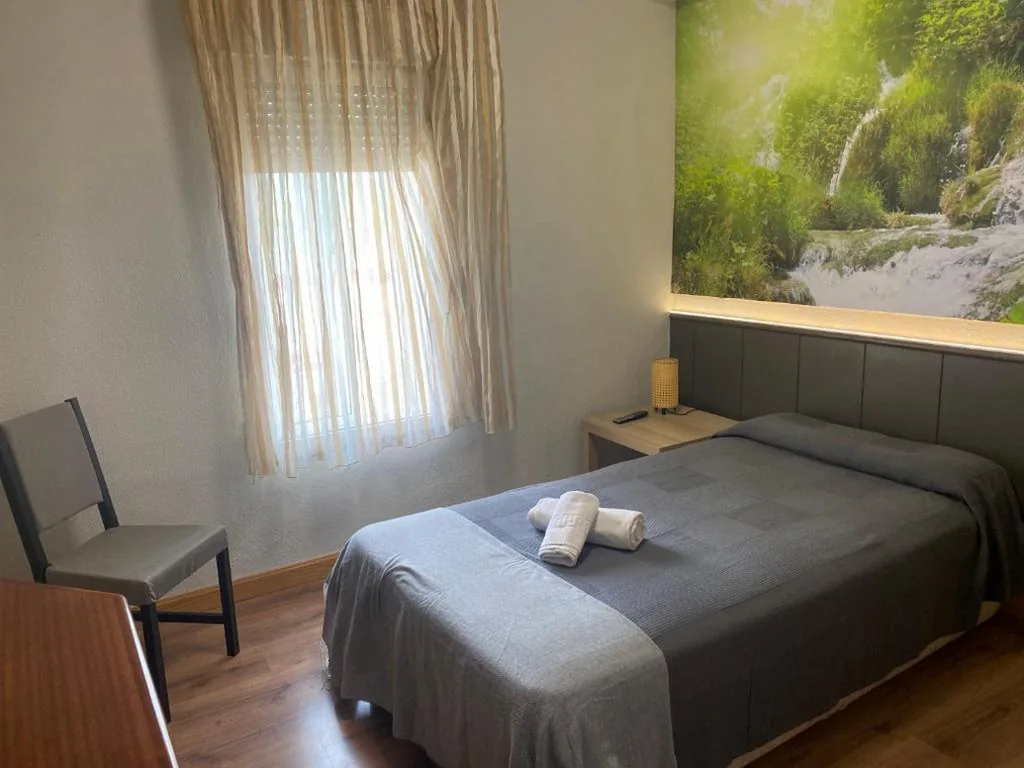 Habitación Individual — Hostal Restaurante Río Ubierna