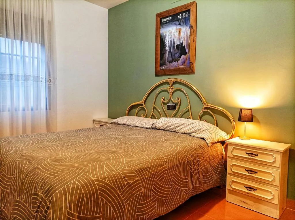Doppelzimmer mit Bergblick — Hostal Restaurante Solaire