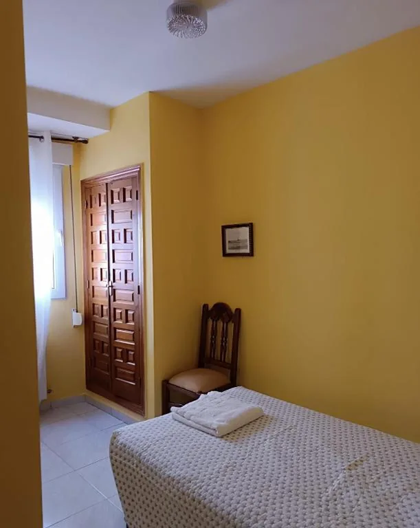 Habitación Individual con baño privado — Hostal Restaurante Yagual