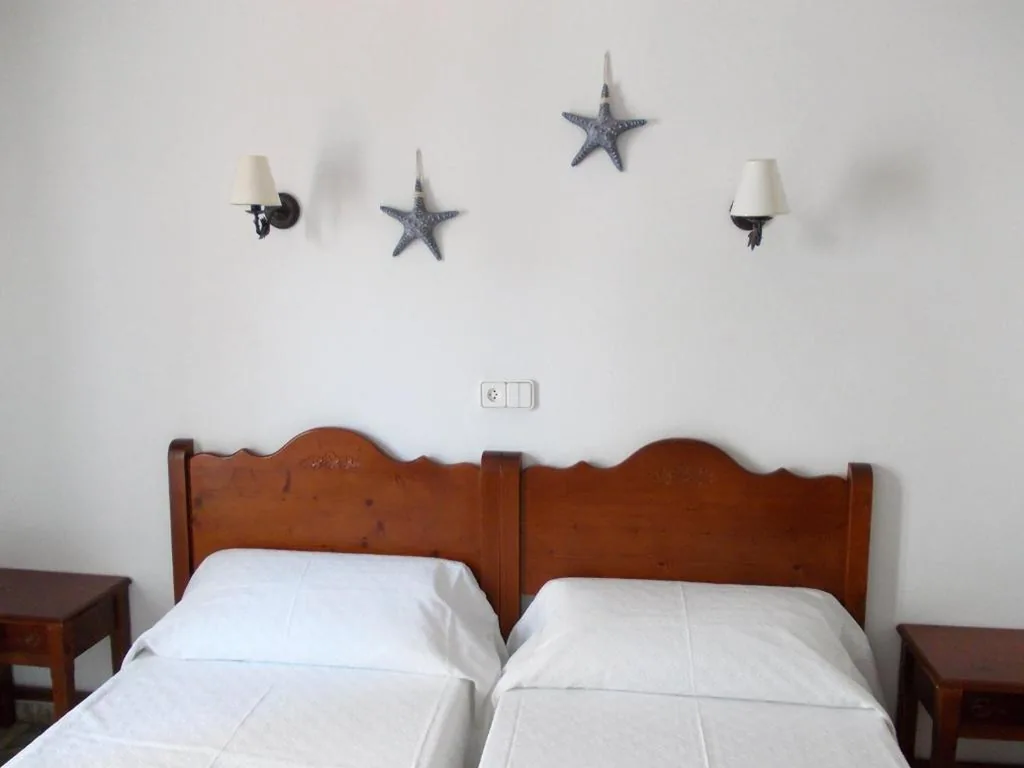 内庭院景双床双人间 — Hostal Rey