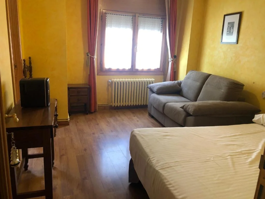 Habitación Familiar — HOSTAL RIO ARA BELLOSTA by Vivere Stays