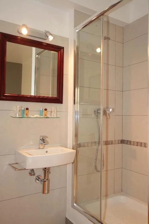 Dreibettzimmer mit Gemeinschaftsbad — Hostal Ripoll Ibiza