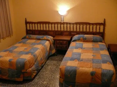 Hostal Rodes — Foto 5