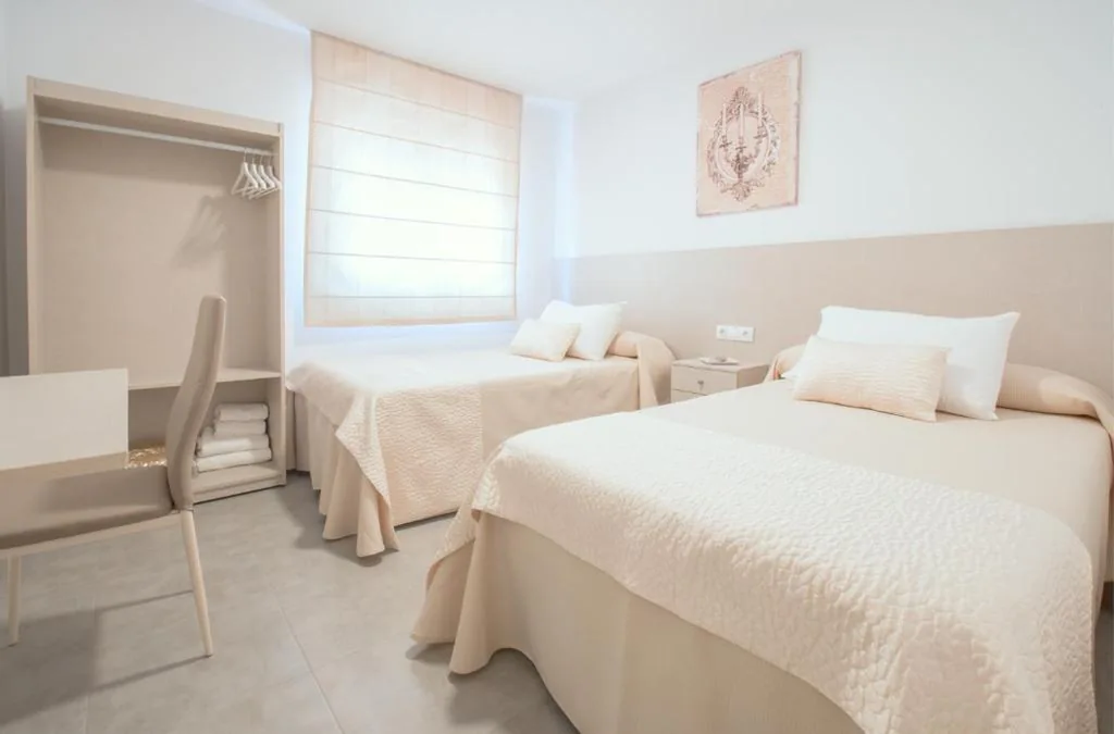 Familienzimmer — Hostal Romerito