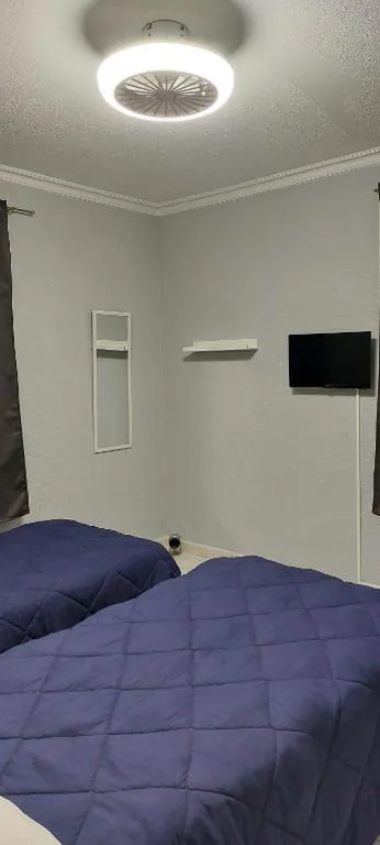 Camera doppia con bagno privato - 2 letti — Hostal Rosales