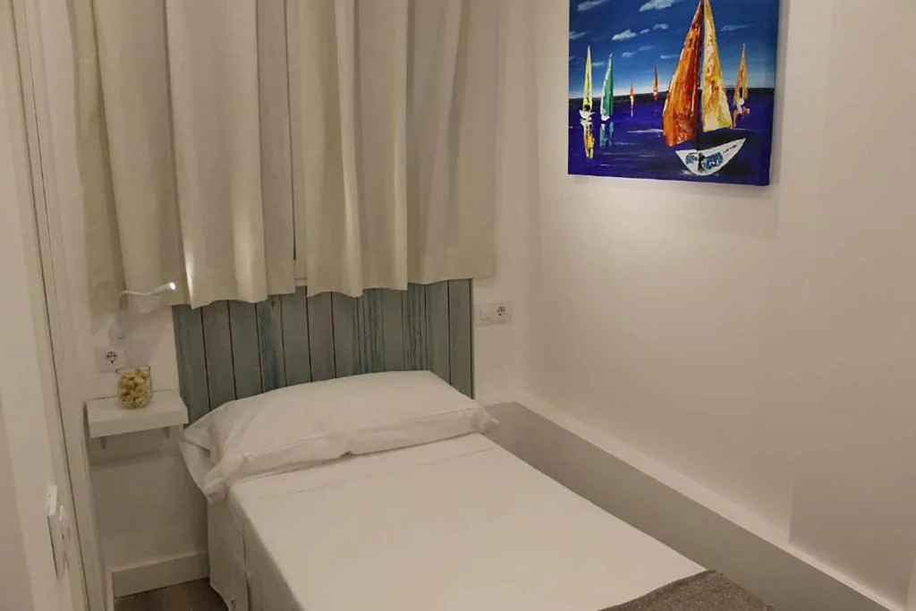Habitación Individual Deluxe — Hostal royal begoña