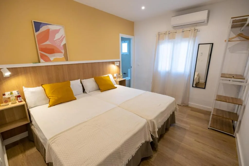 Camera doppia con 2 letti — Hostal Royal Bliss