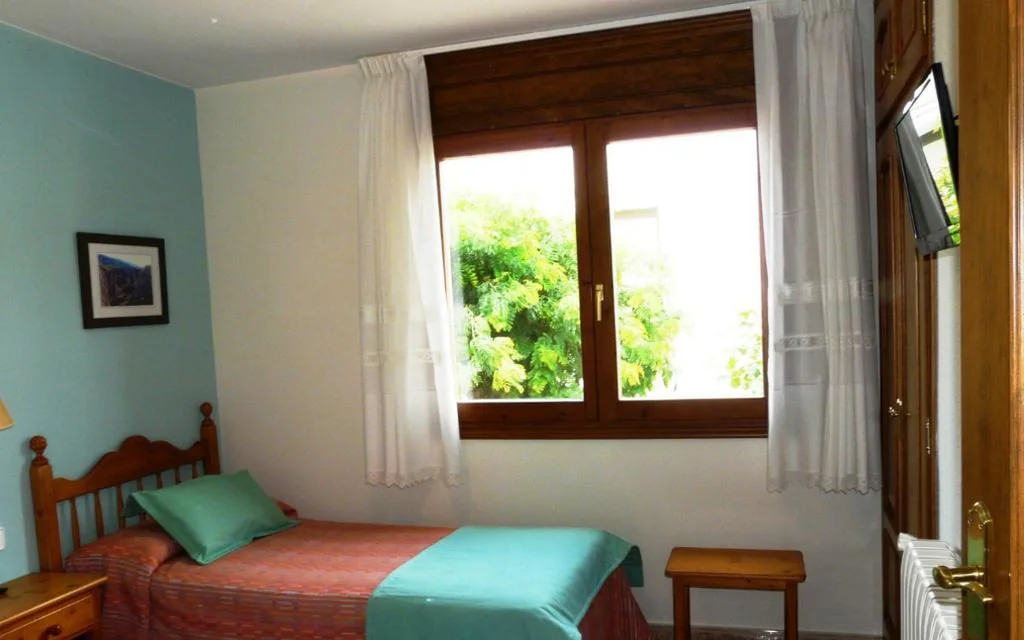Habitación Individual con baño — Hostal Rural Casa Castro