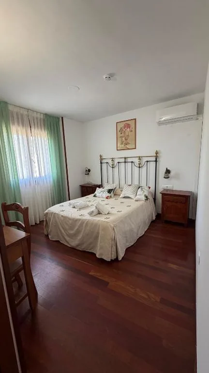 バスタブ付きデラックス・ダブルルーム — Hostal rural en el Cañón del Río Lobos