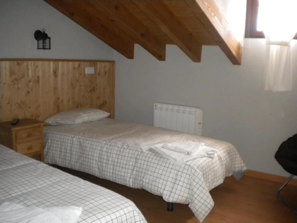 スタンダードツインルーム — Hostal Rural Las Cuatro Calles