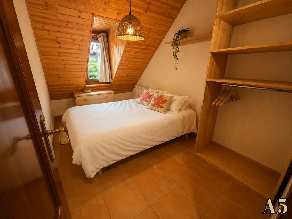 Apartamento de 2 dormitorios con vistas a la montaña — Hostal Rural Sant Climent - Habitacions i Apartaments