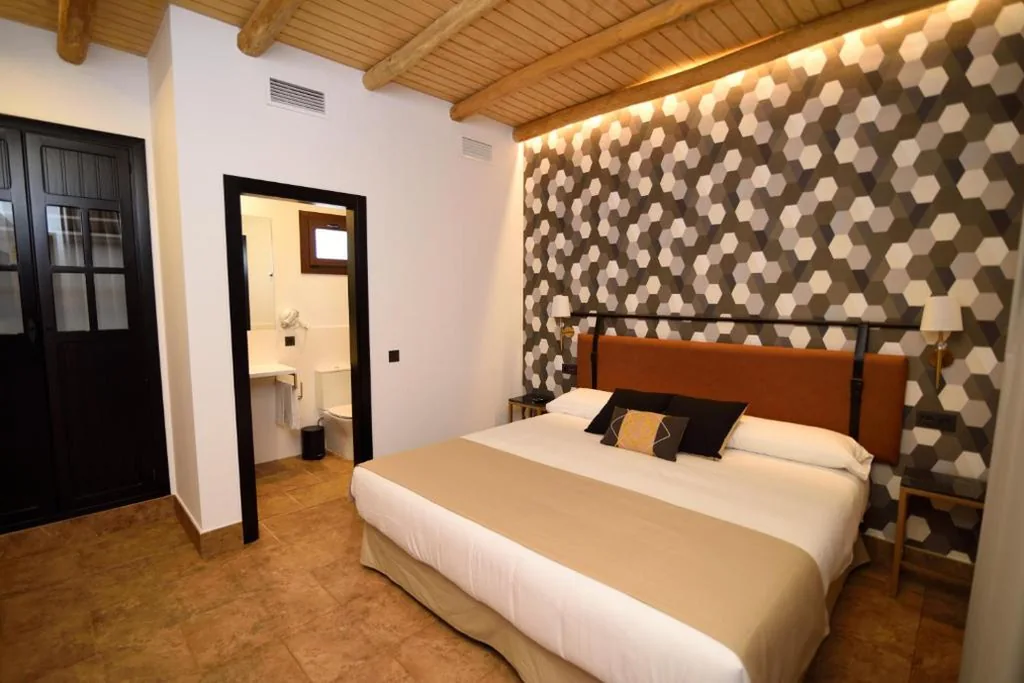 デラックスダブルルーム — Hostal Rural Santa Habitaciones Aldea del Rocío
