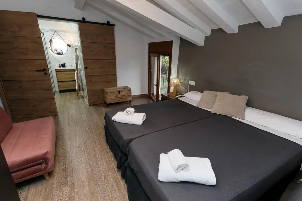 Dreibettzimmer — Hostal Rural Sartaguda