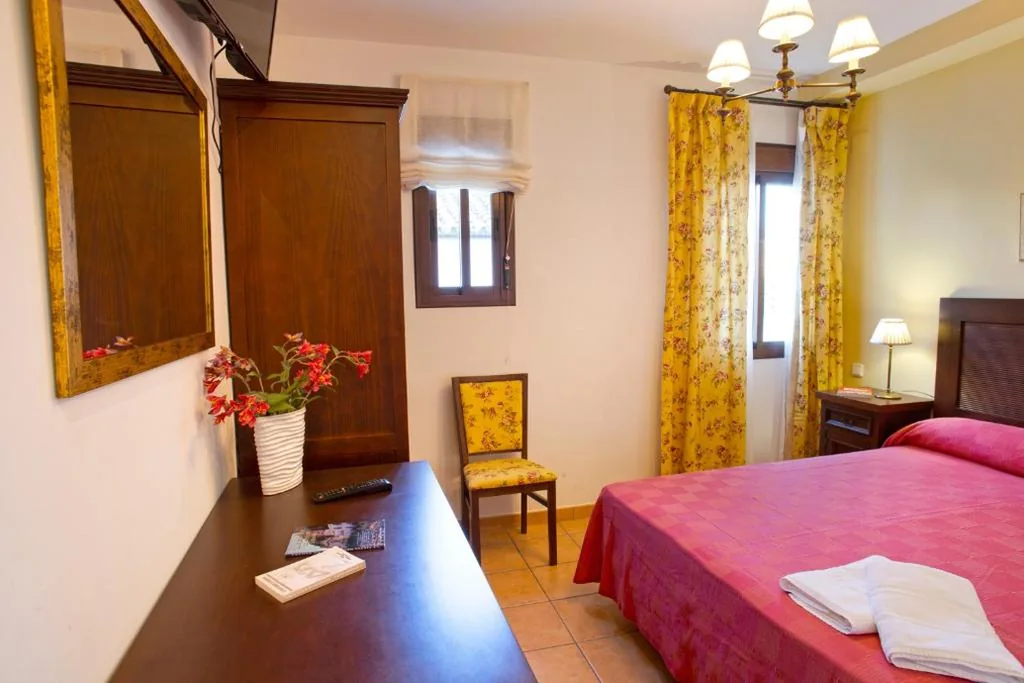 Habitación Doble — Hostal Rural Zahara