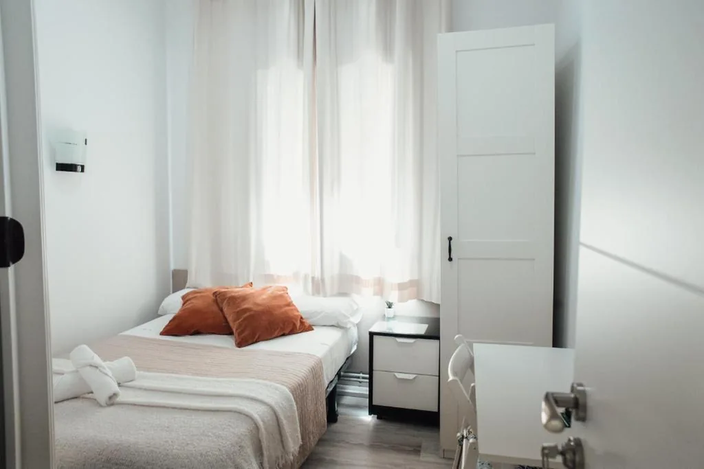 Quarto Individual com casa de banho privativa — Hostal Ruta de Francia
