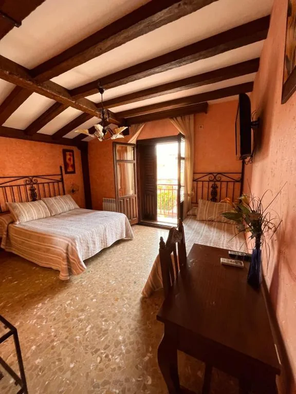 Habitación Triple — Hostal Ruta de Lorca