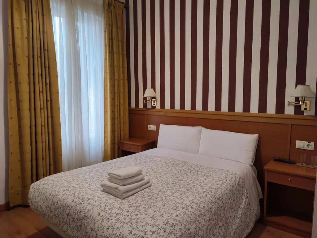 Habitación Doble — Hostal Salomé