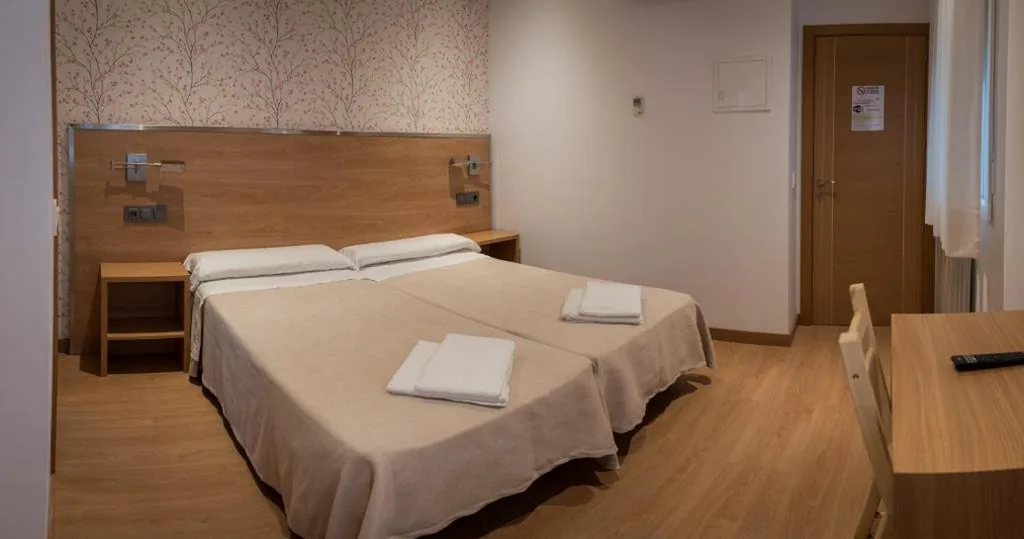 Zweibettzimmer — Hostal San Antonio