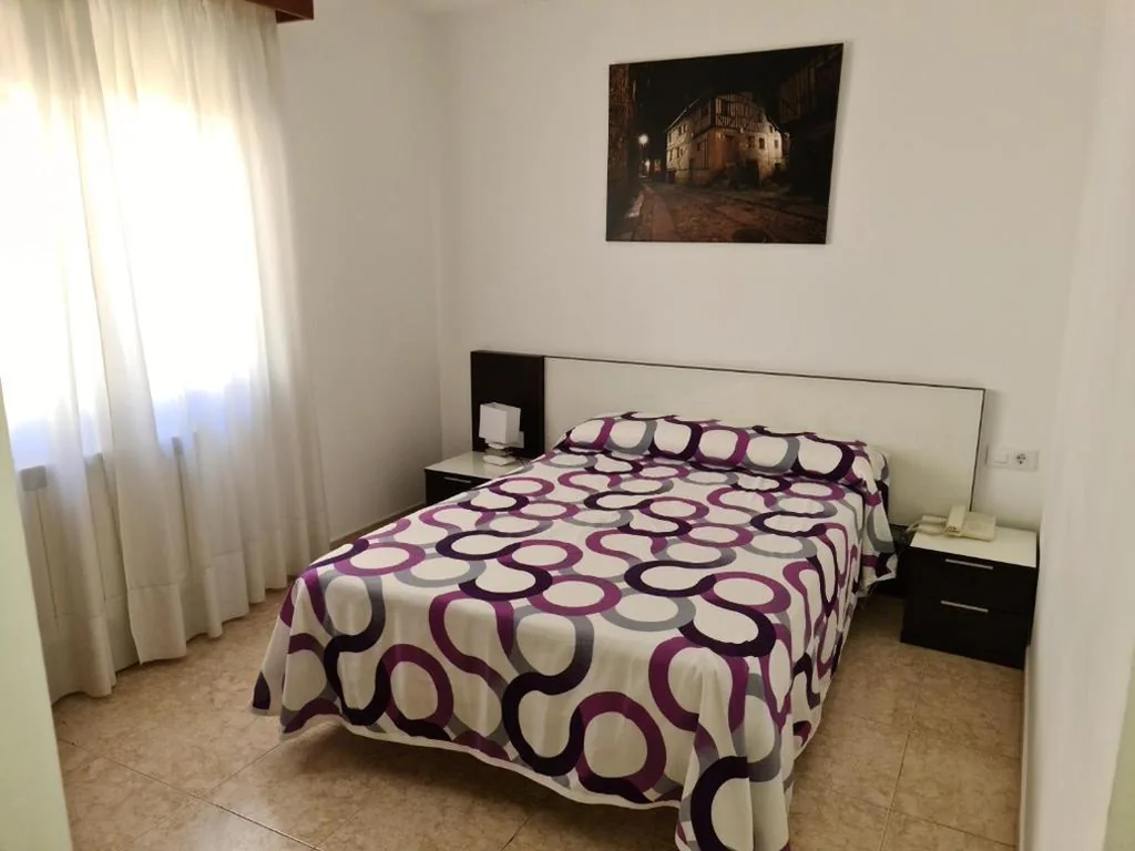 Double Room with Private Bathroom — Hostal San Blas
