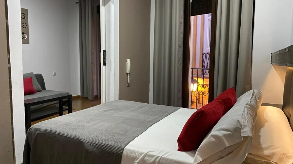 スーペリアダブルルーム — Hostal San Francisco