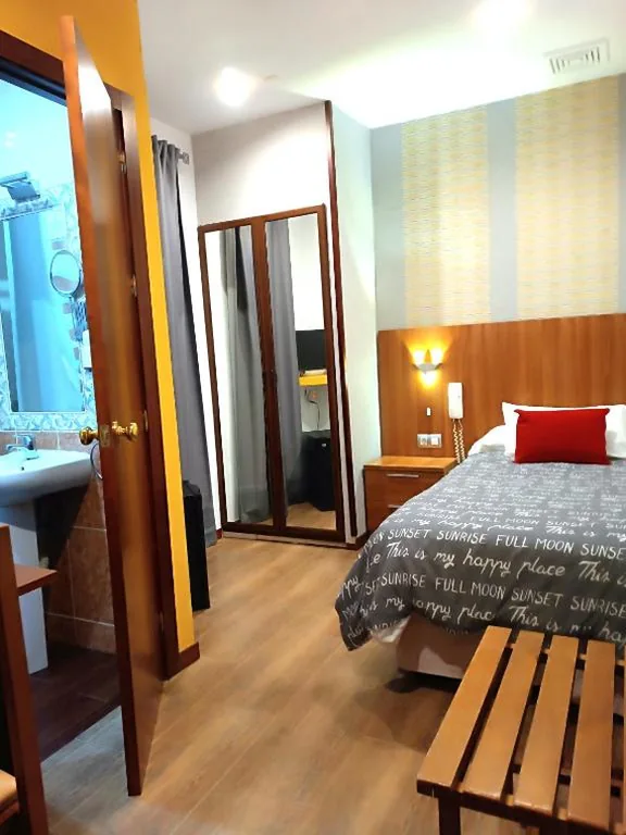 シングルルーム — Hostal San Francisco
