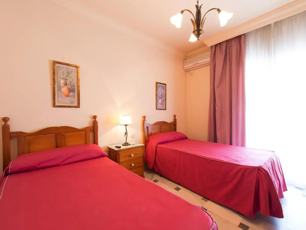 Quarto Duplo - 2 camas — Hostal San Francisco