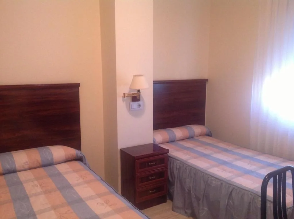 Camera doppia - 1 o 2 letti — Hostal San Froilan
