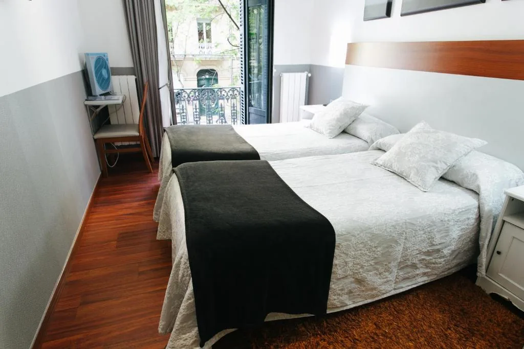 Camera doppia con vista sulla città - 1 o 2 letti — Hostal San Ignacio Centro