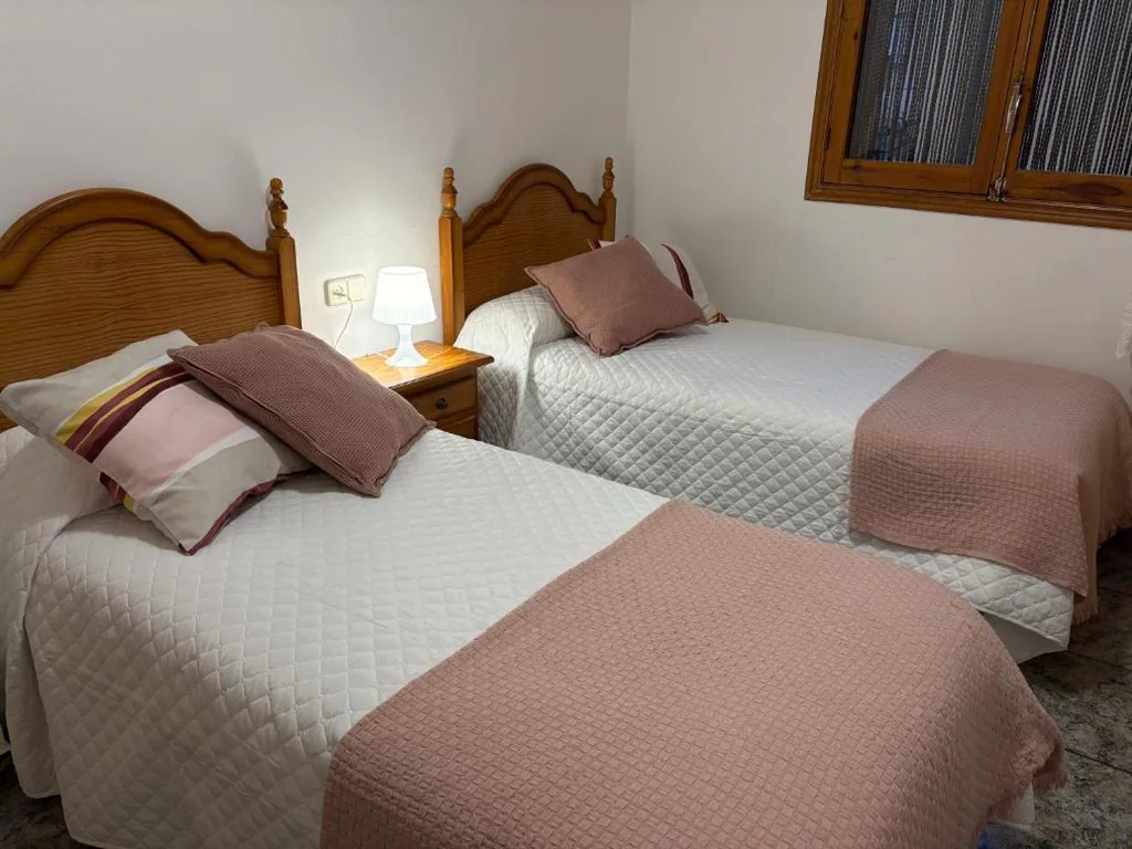大型ダブルルーム — Hostal San José Naval