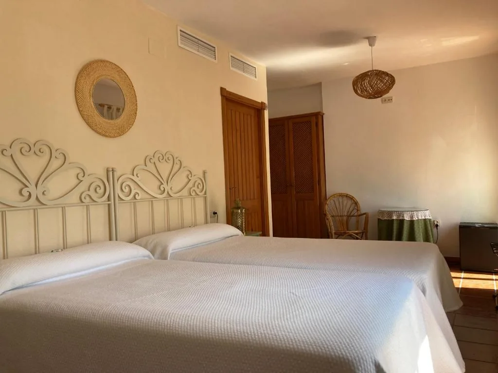 Camera doppia con balcone - 2 letti — Hostal San Juan